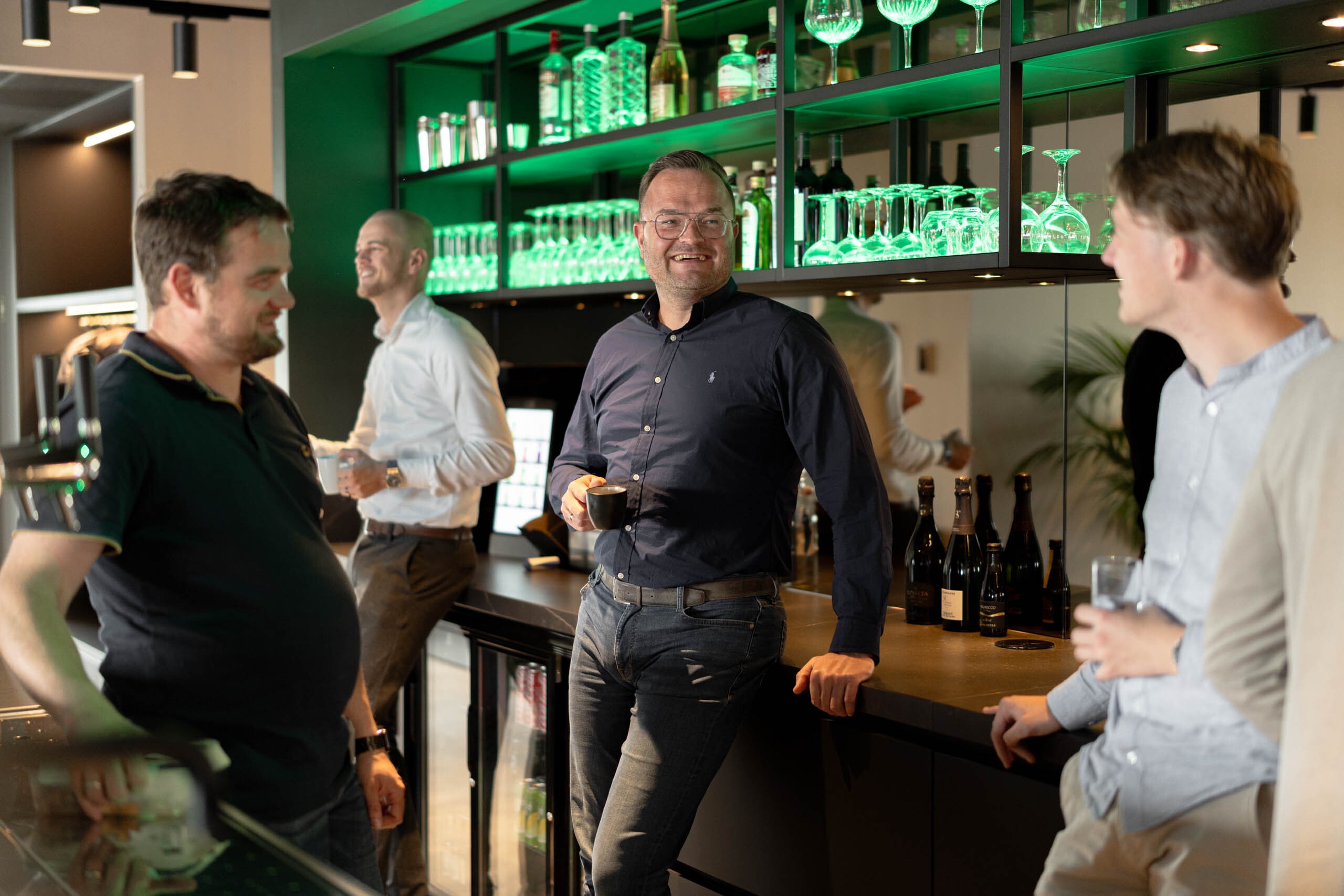 Collegas borrel bar kantoor accountone
